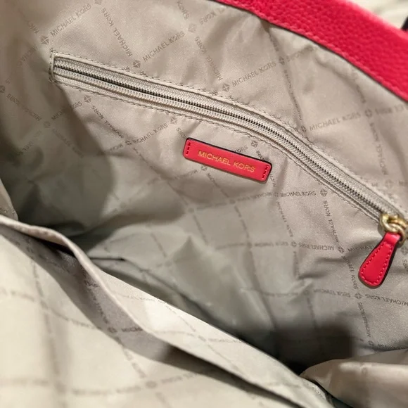 Michael Kors Bright Pink Tote Bag - Picture 3 of 6